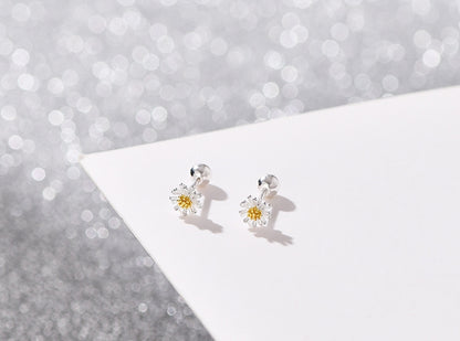 Floral earrings, Daisy ear stud, 92.5% Sterling Silver,  Screw earrings