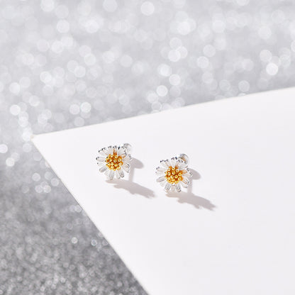 Floral earrings, Daisy ear stud, 92.5% Sterling Silver,  Screw earrings