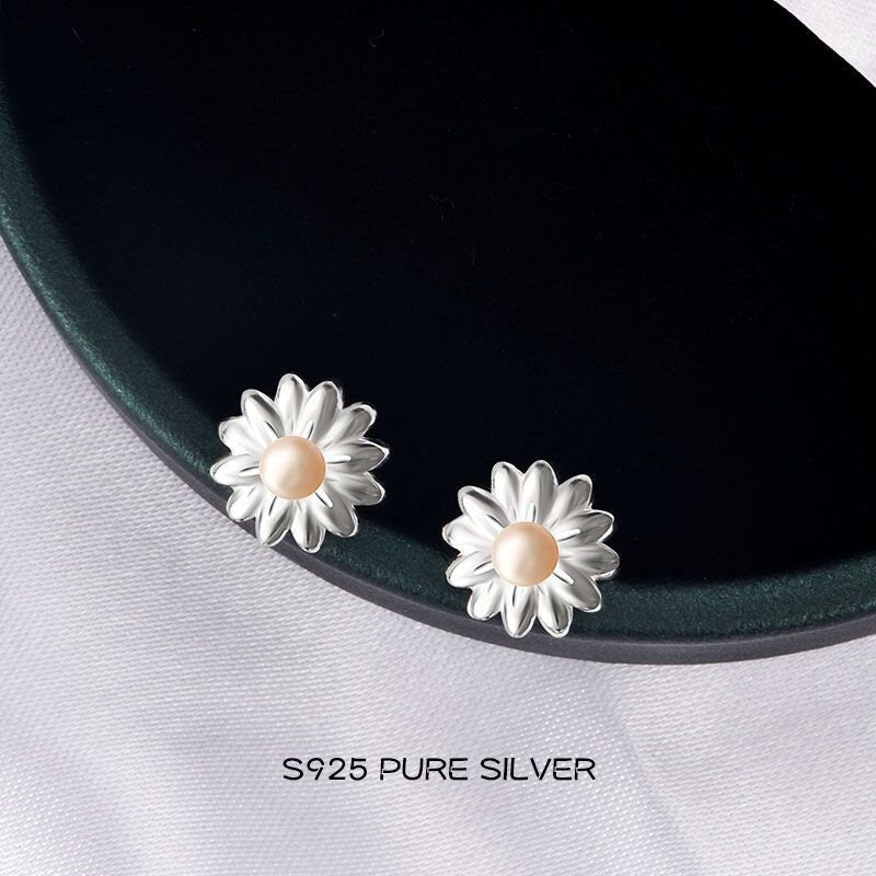 Silver Sterling 99.9% earrings, Floral ear stud, Pearl earrings, Gifts for Her.